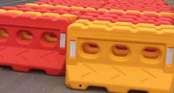 蘇州道路劃線分析：水馬應該加多少水，水馬在裝水的要求標準?