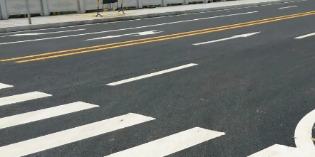 蘇州車位劃線解析，車間白色斑馬線劃線寬度是多少？帶來高效與安全